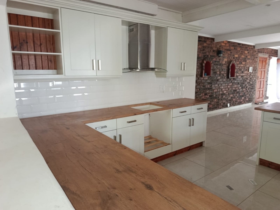 To Let 4 Bedroom Property for Rent in Belmont Valley Eastern Cape